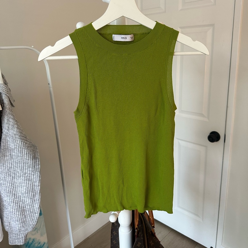 MANGO - ribbed seamless tank top - green - M